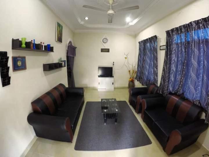 Homestay Tok Abah Kuala Besut Экстерьер фото