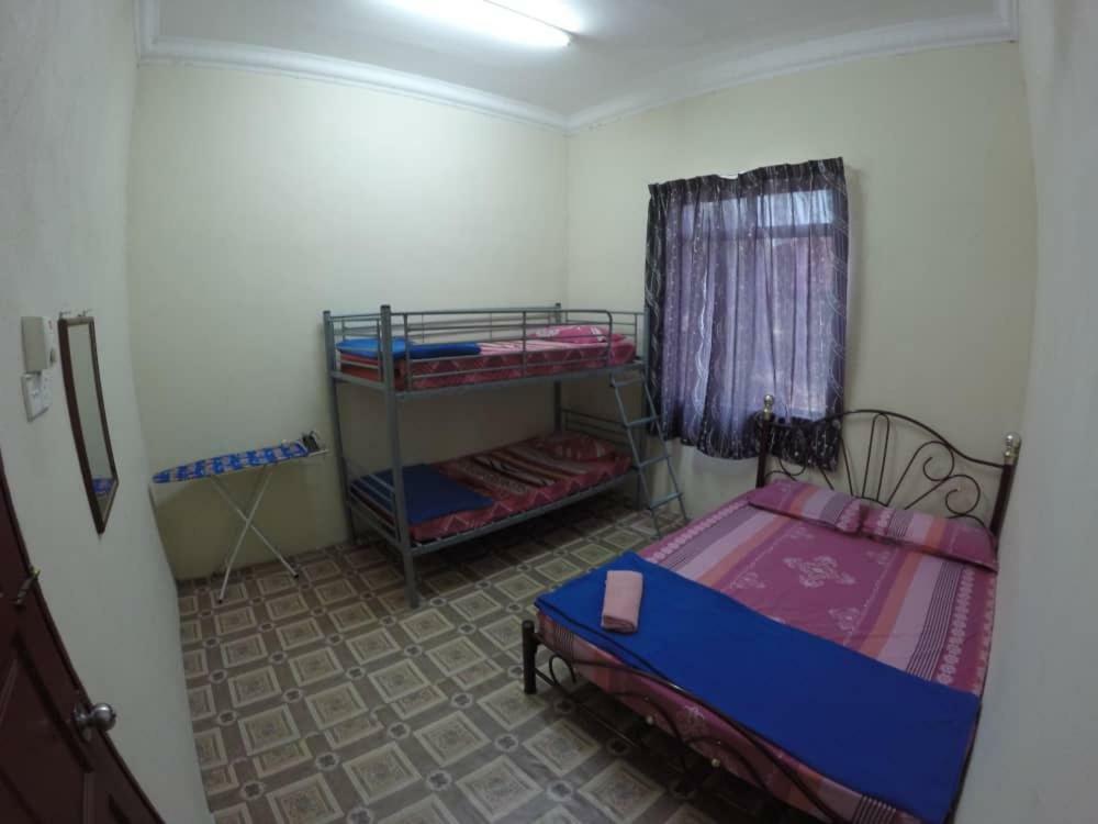 Homestay Tok Abah Kuala Besut Экстерьер фото