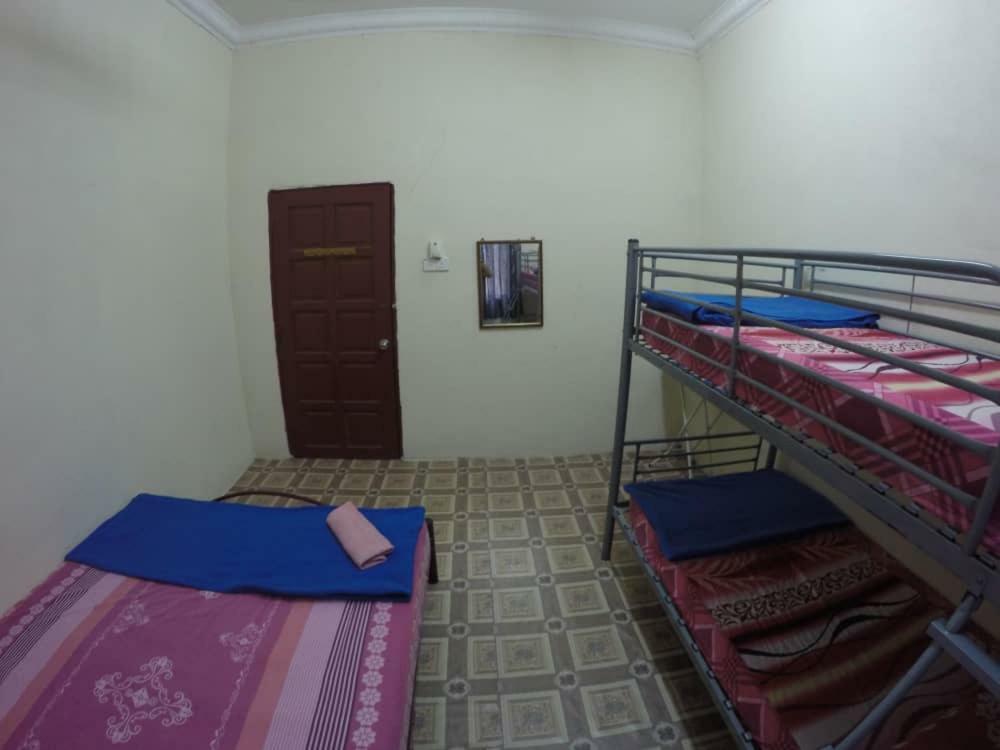Homestay Tok Abah Kuala Besut Экстерьер фото
